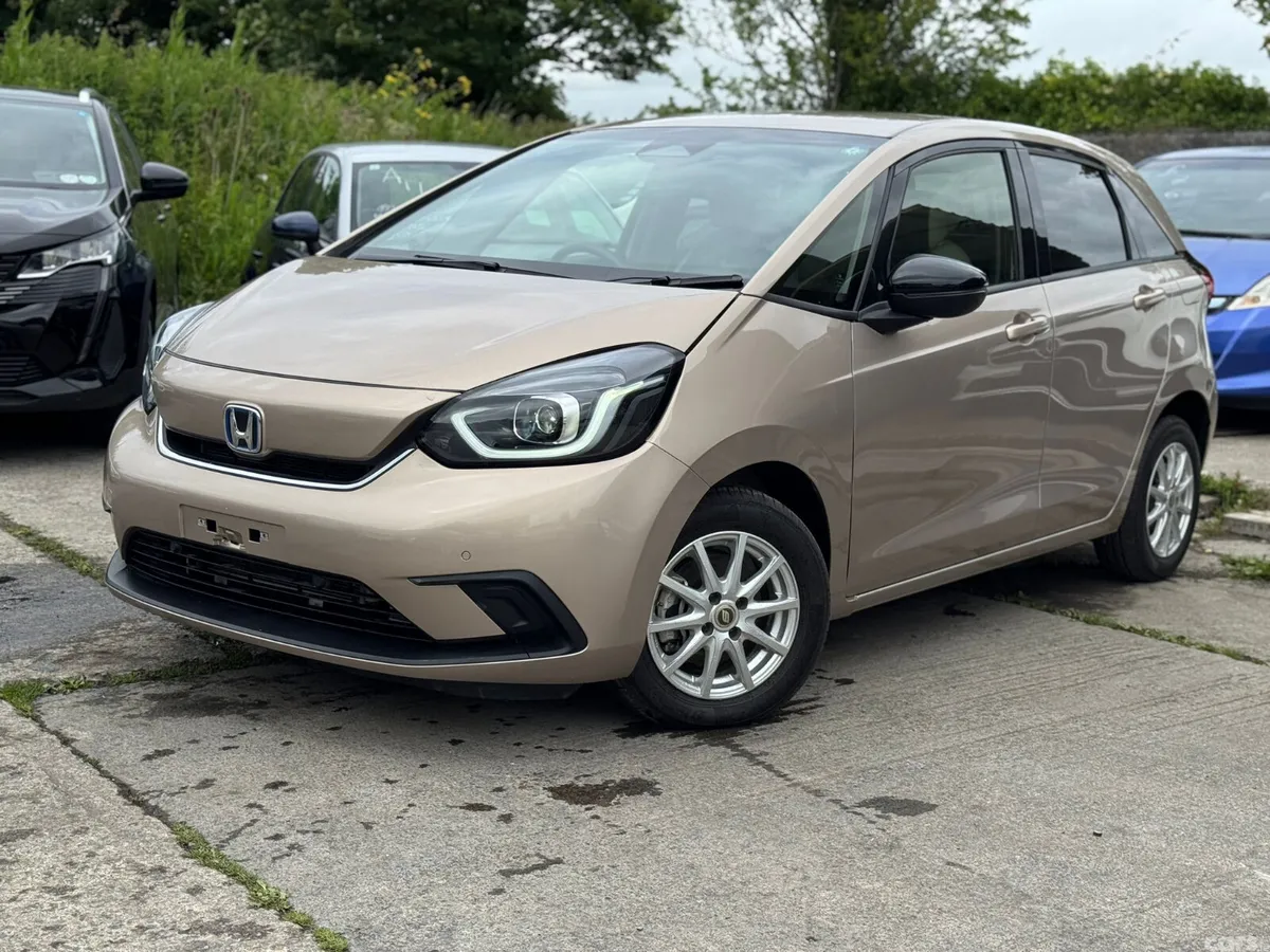 Honda Fit Hatchback, Petrol Hybrid, 2022, Gold