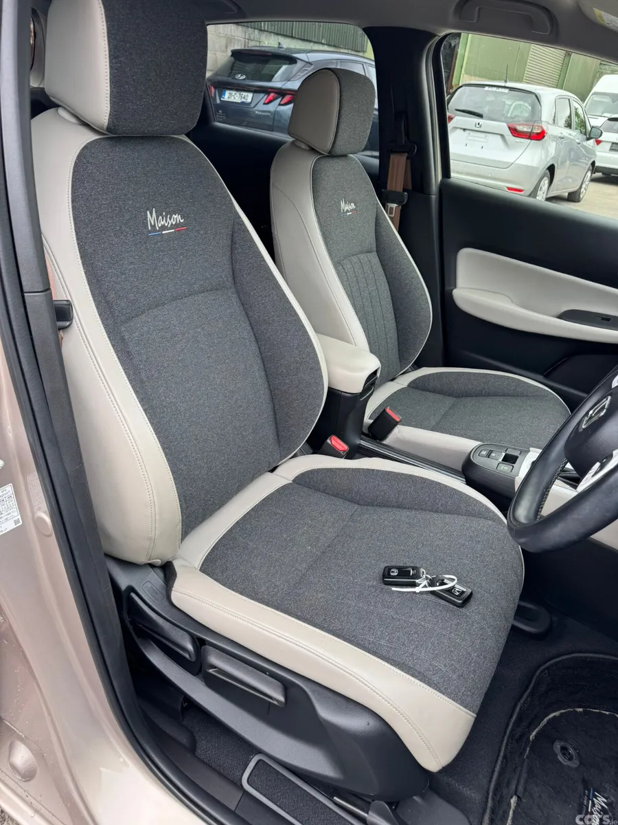 Honda Fit Hatchback, Petrol Hybrid, 2022, Gold