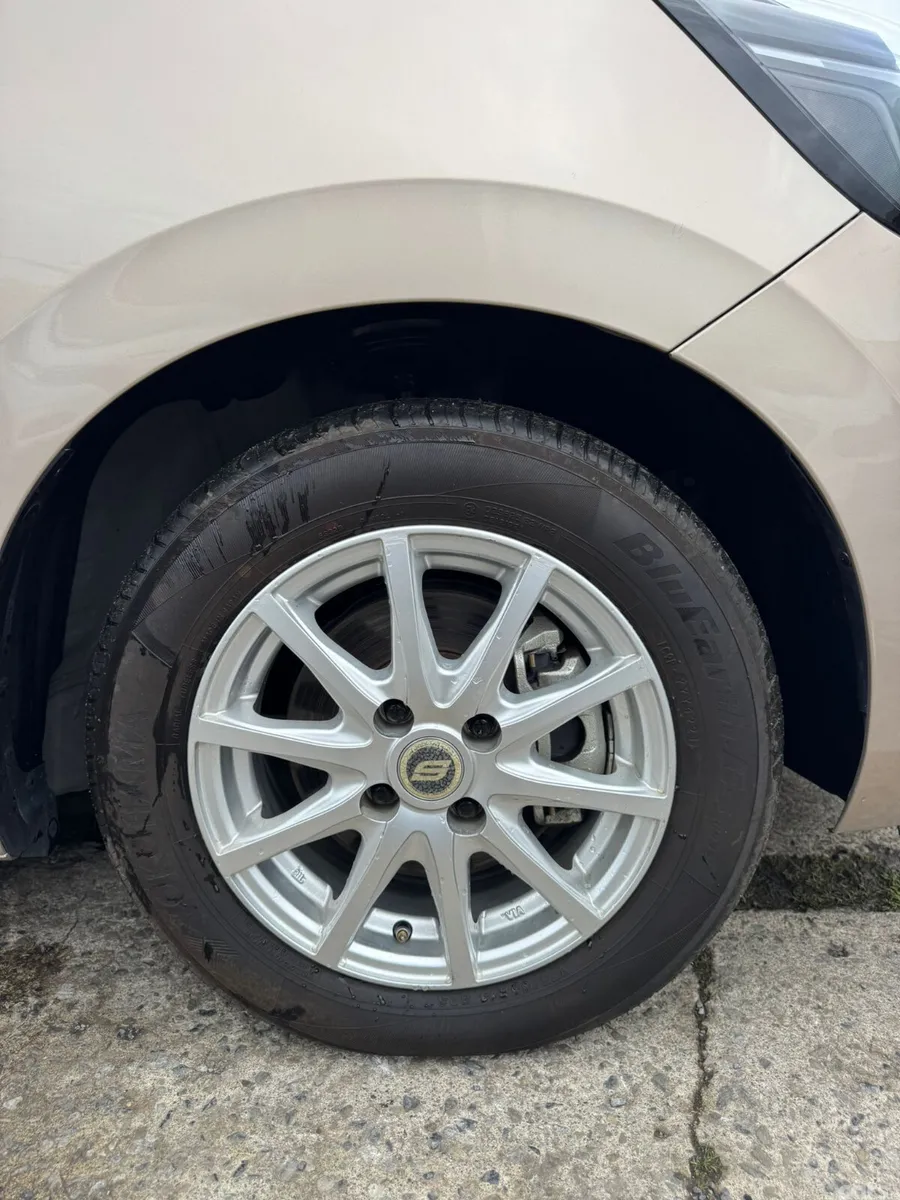 Honda Fit Hatchback, Petrol Hybrid, 2022, Gold