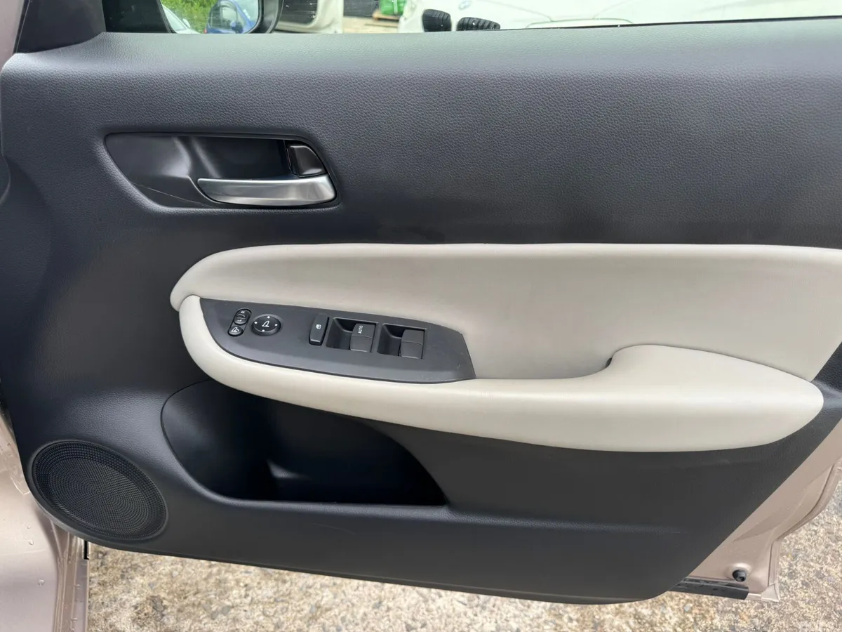 Honda Fit Hatchback, Petrol Hybrid, 2022, Gold