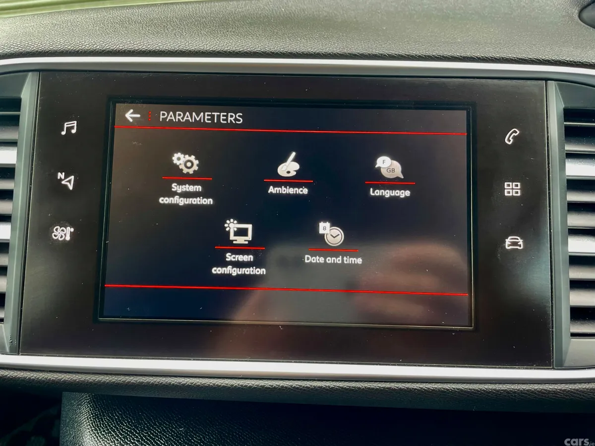Peugeot 308 Hatchback, Petrol, 2018, White