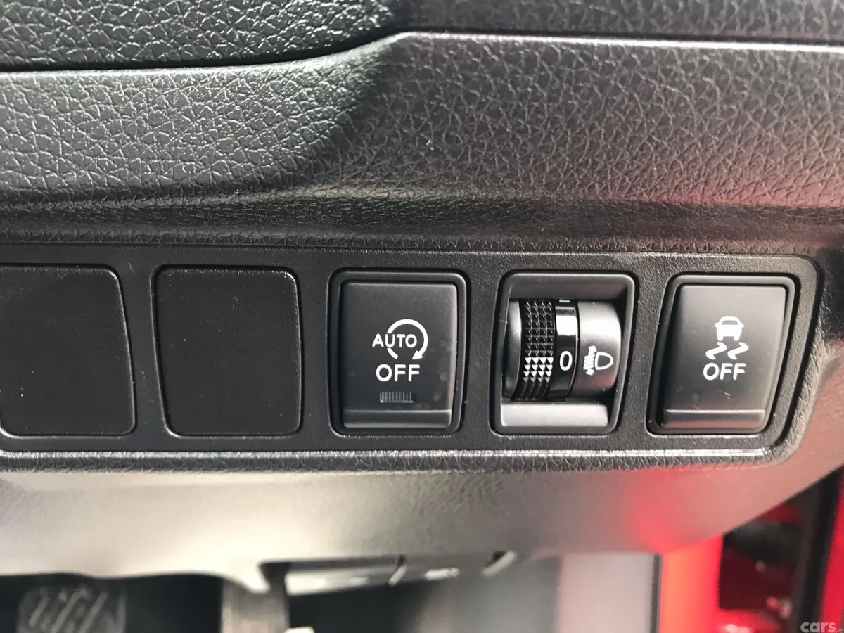 Nissan Pulsar Hatchback, Diesel, 2016, Red