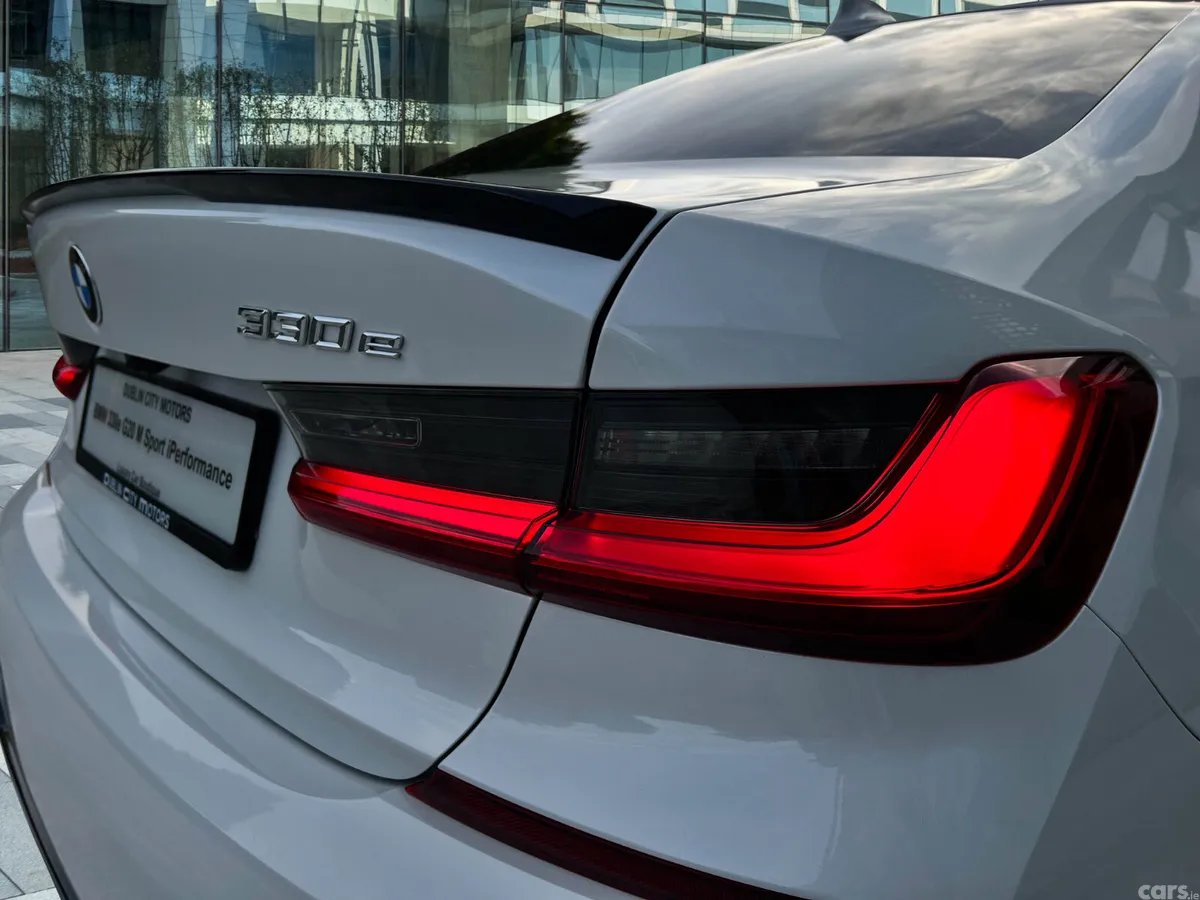 BMW 3-Series Saloon, Petrol Plug-in Hybrid, 2022, White