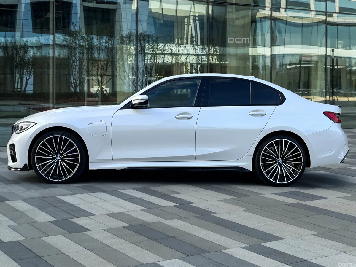 BMW 3-Series Saloon, Petrol Plug-in Hybrid, 2022, White