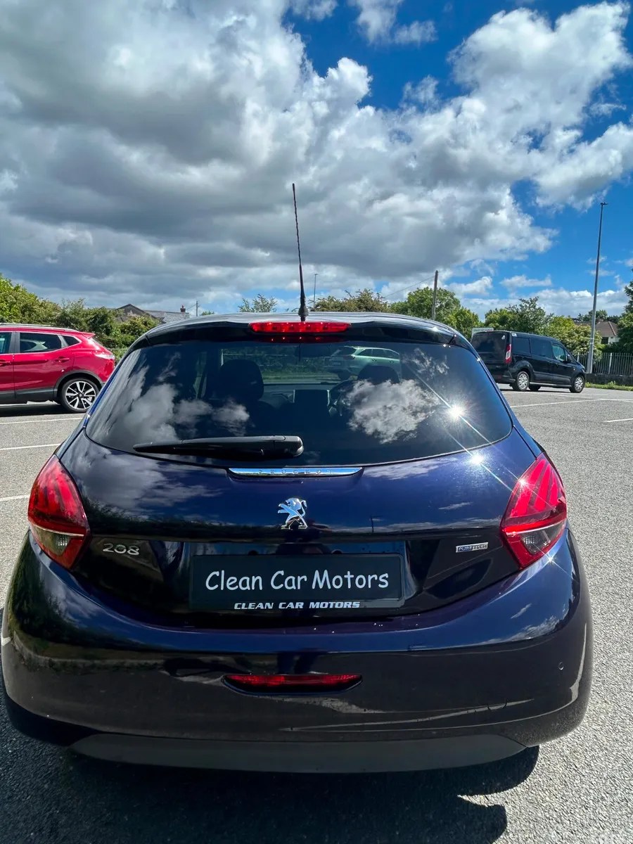 Peugeot 208 Hatchback, Petrol, 2017, Black