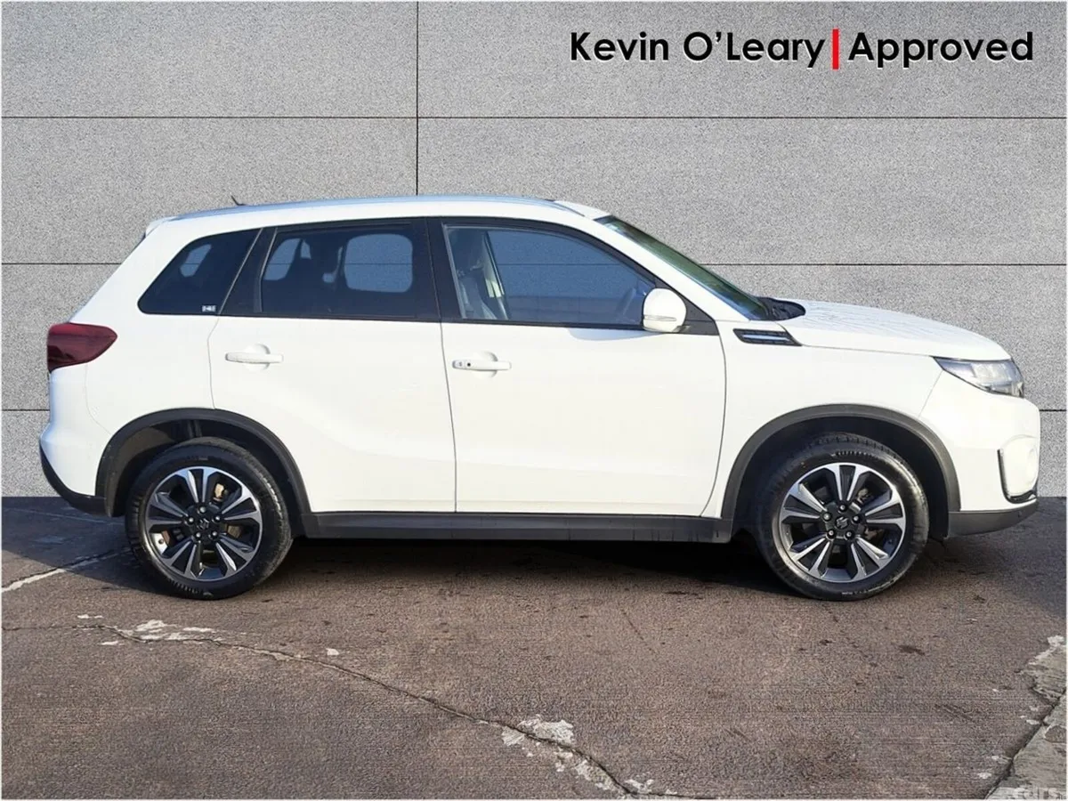 Suzuki Vitara SUV, Petrol, 2022, White
