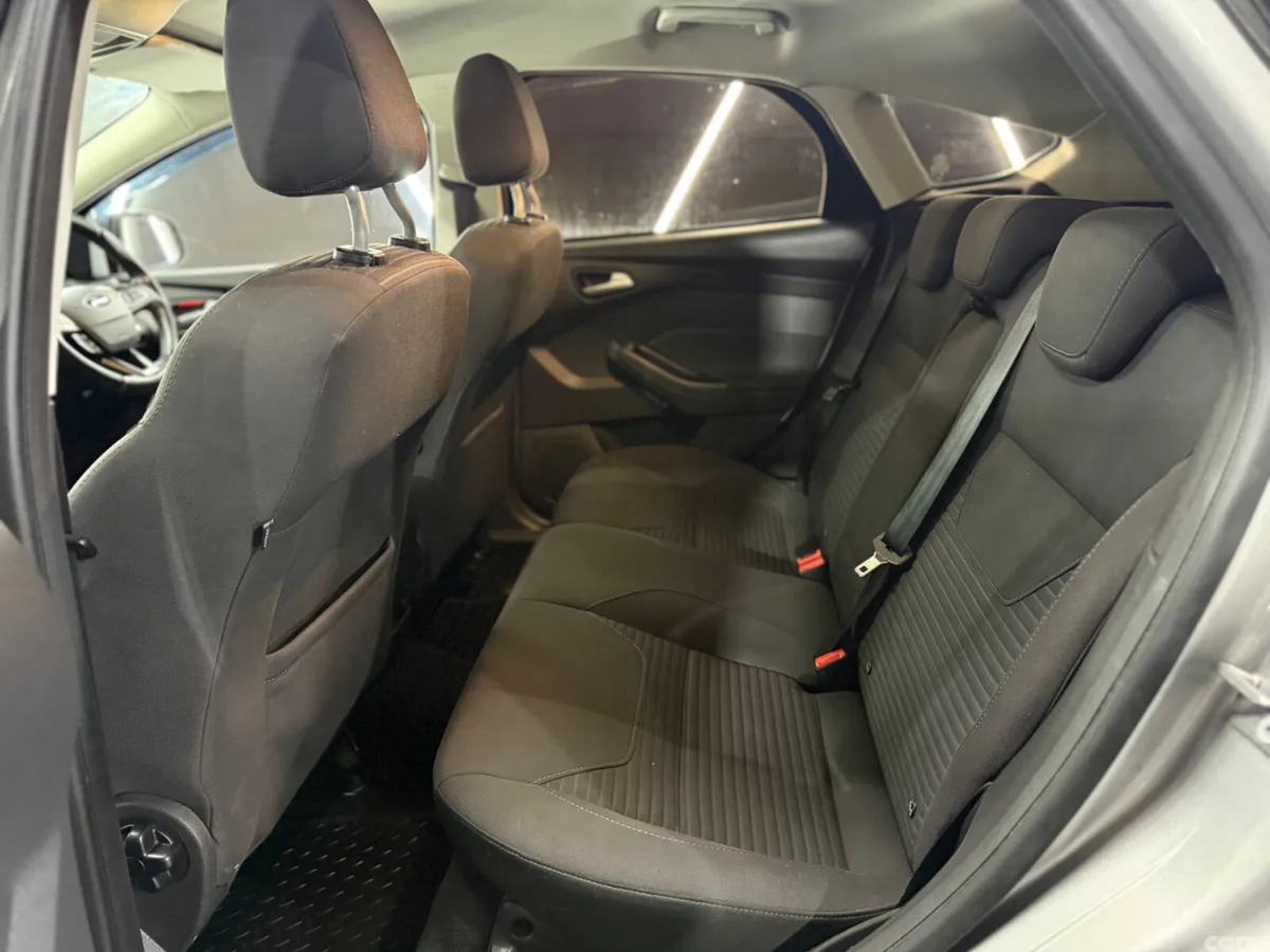 Ford Focus Hatchback, Diesel, 2017, Silver