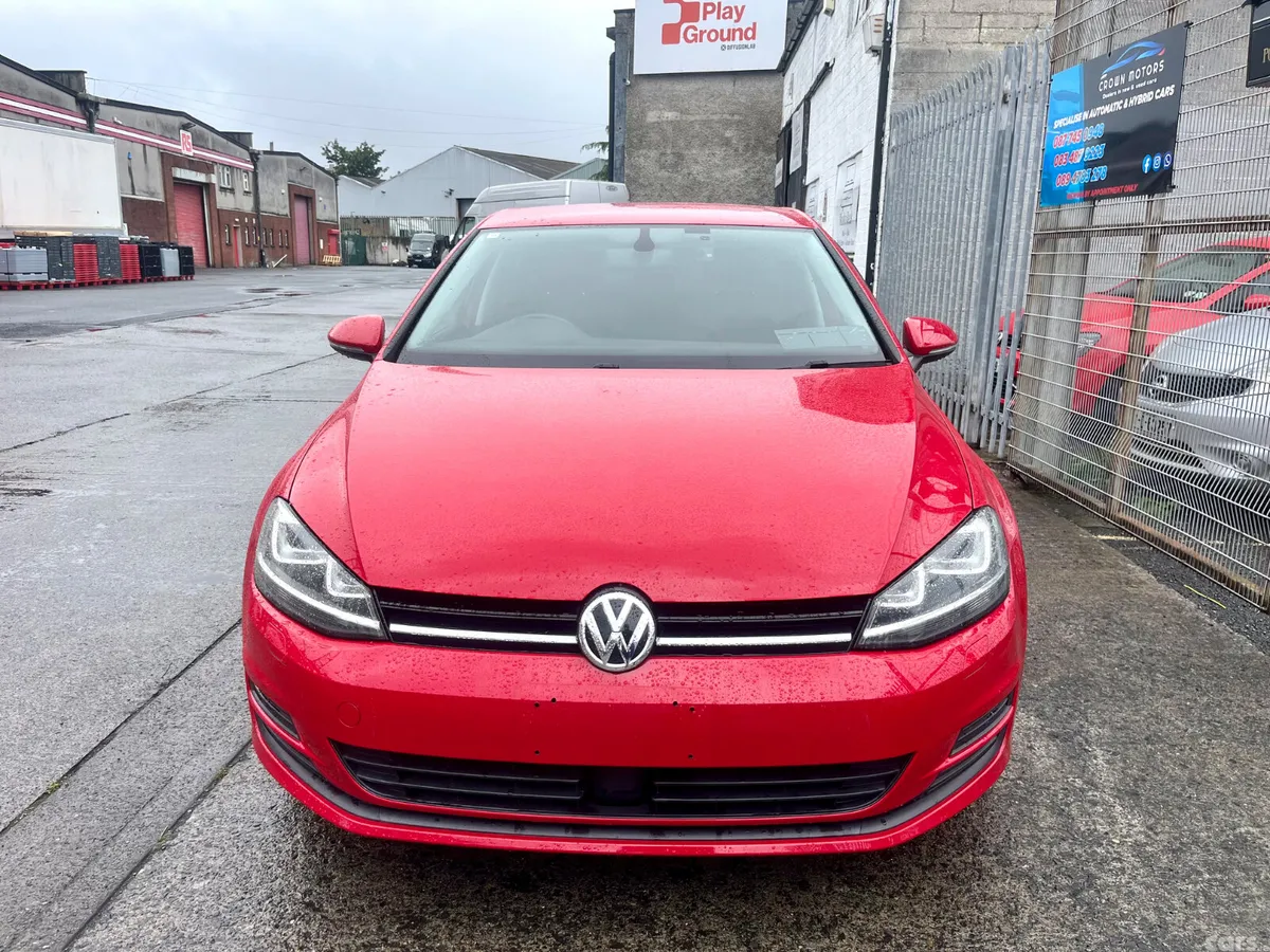 Volkswagen Golf Hatchback, Petrol, 2016, Red