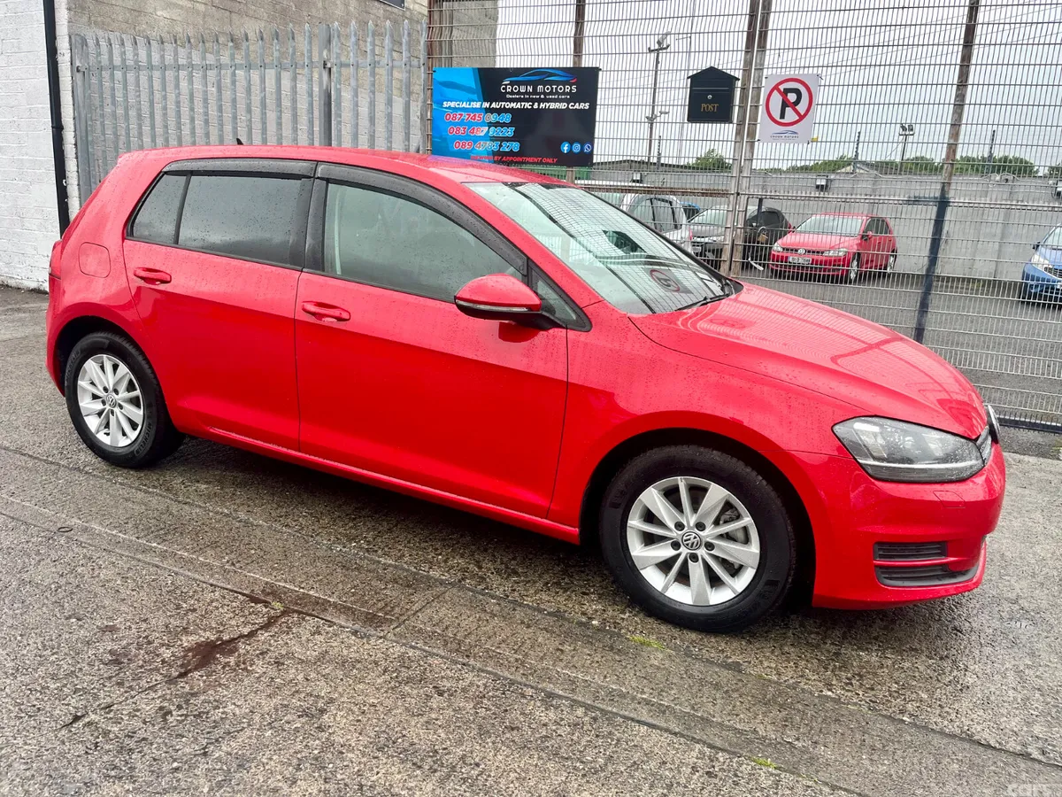 Volkswagen Golf Hatchback, Petrol, 2016, Red