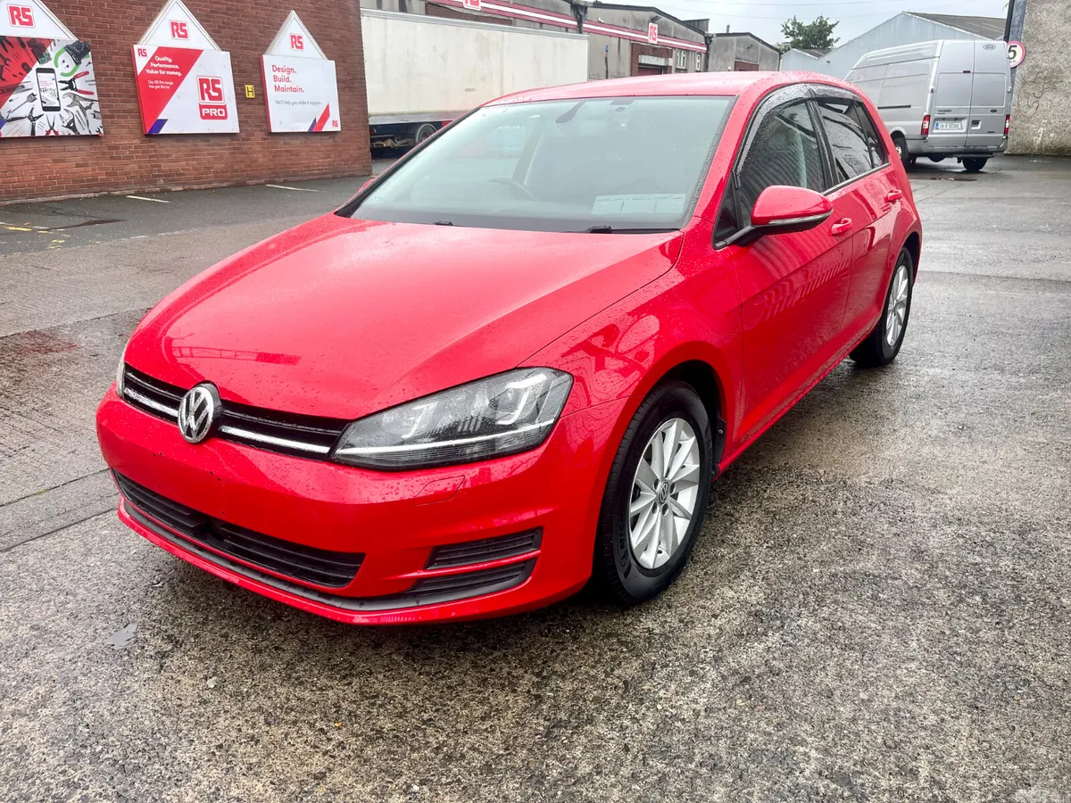 Volkswagen Golf Hatchback, Petrol, 2016, Red