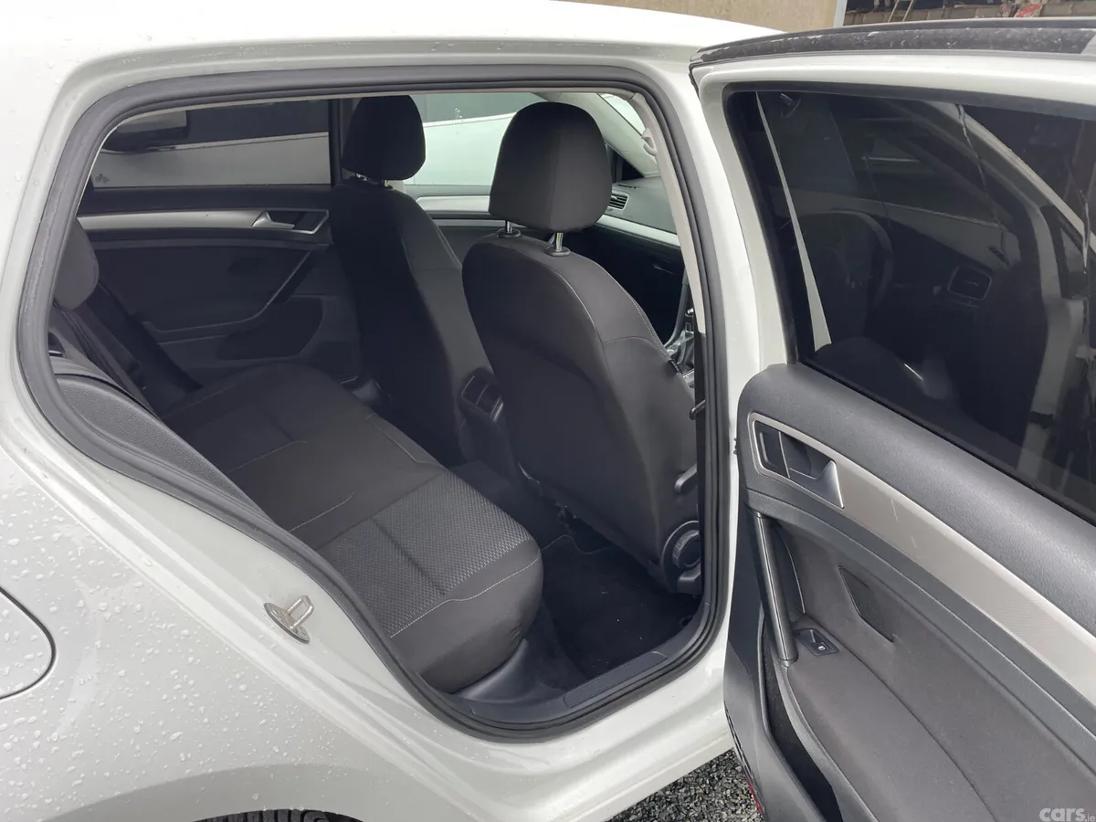 Volkswagen Golf Estate, Diesel, 2018, White