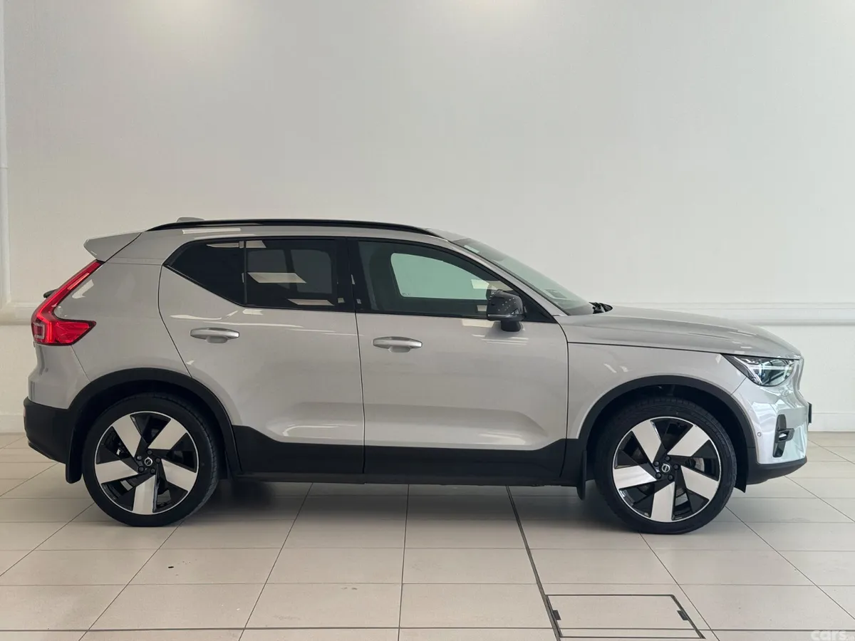 Volvo XC40 Estate/Jeep, Electric, 2023, Grey