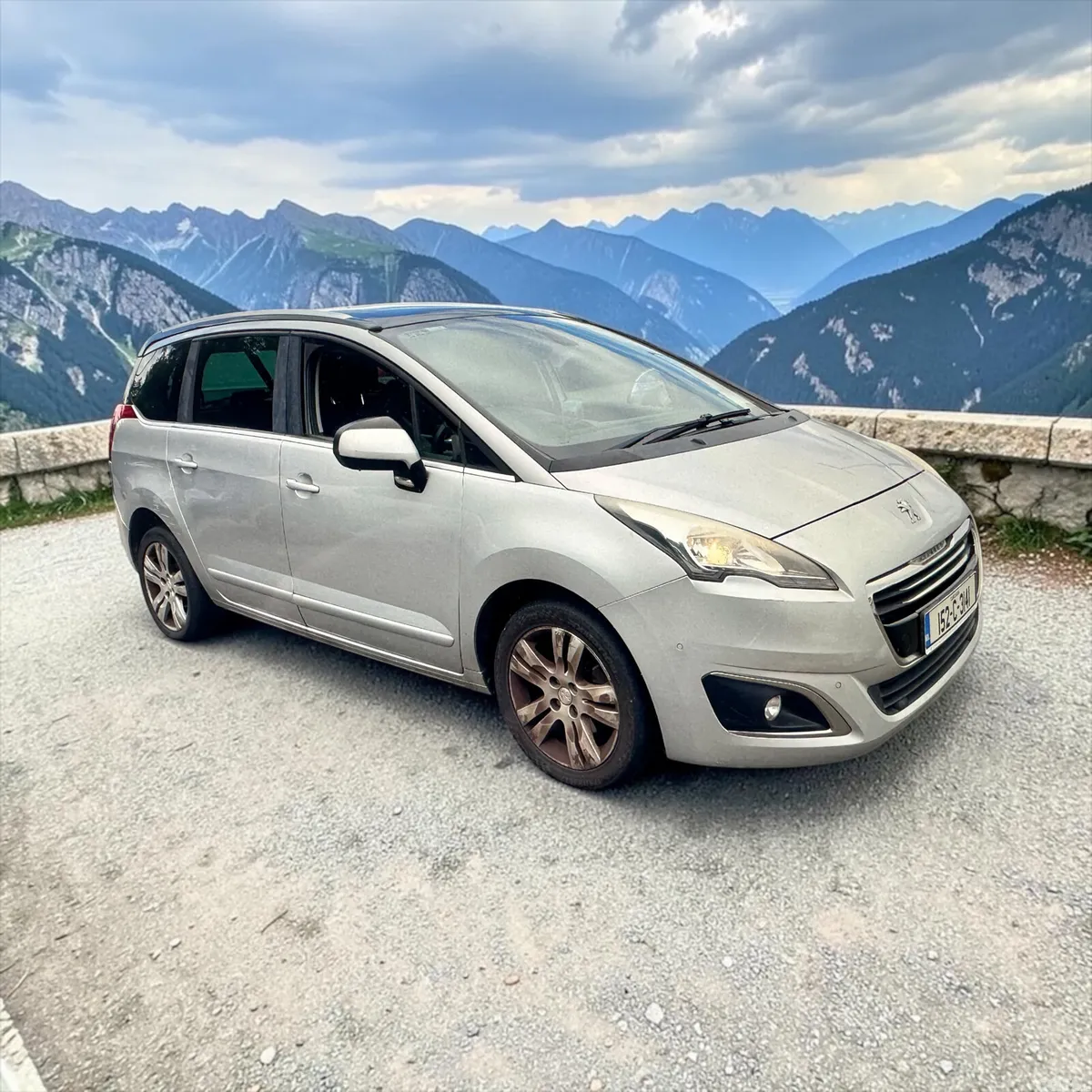Peugeot 5008 MPV, Diesel, 2015, Grey