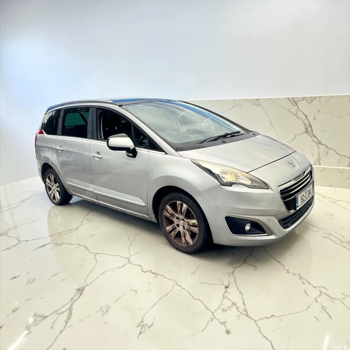 Peugeot 5008 MPV, Diesel, 2015, Grey