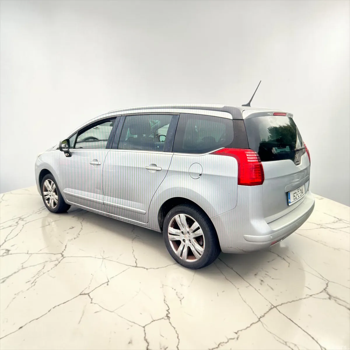 Peugeot 5008 MPV, Diesel, 2015, Grey