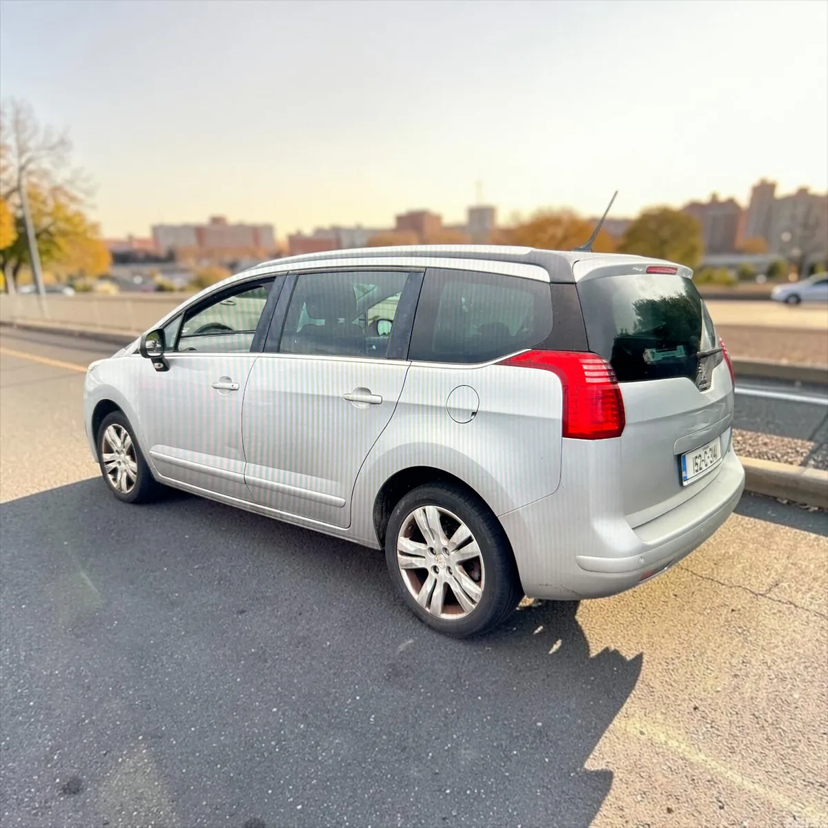 Peugeot 5008 MPV, Diesel, 2015, Grey