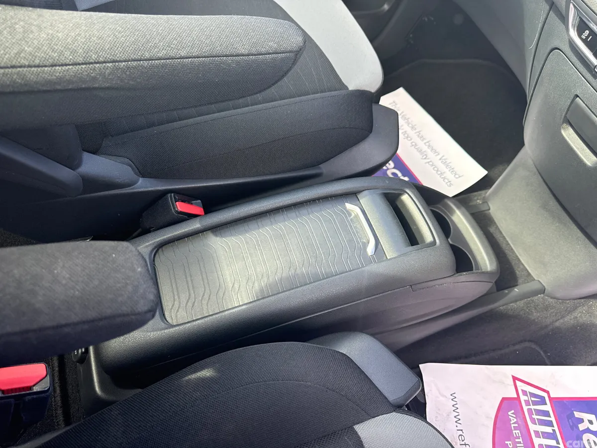 Citroen Grand C4 Picasso MPV, Petrol, 2017, Red