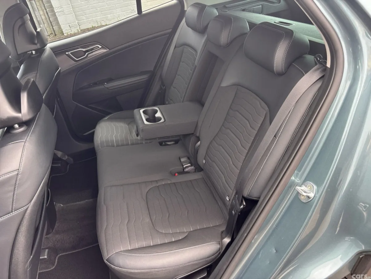 Kia Sportage MPV, Diesel Hybrid, 2023, Grey