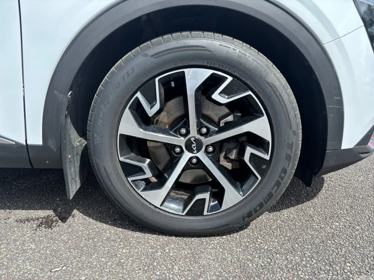 Kia Sportage MPV, Diesel Hybrid, 2023, White