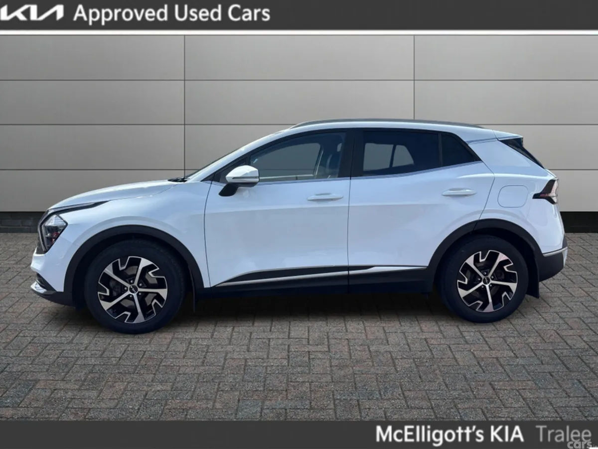 Kia Sportage MPV, Diesel Hybrid, 2023, White