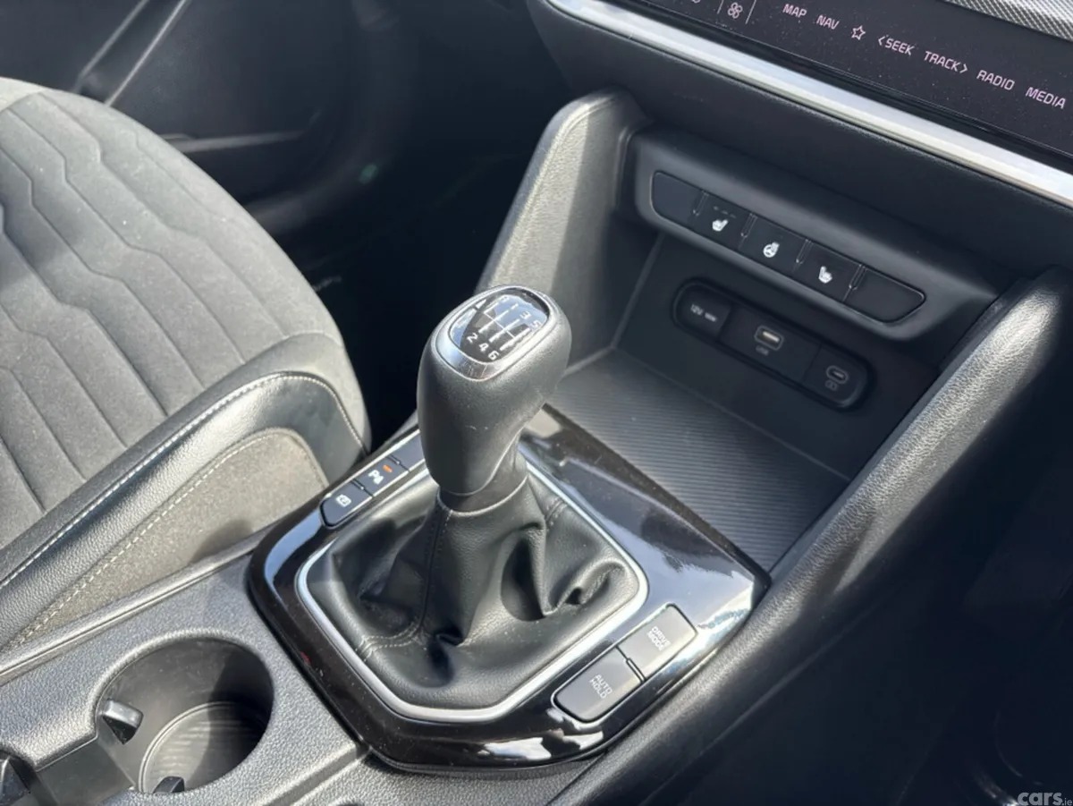 Kia Sportage MPV, Diesel Hybrid, 2023, White