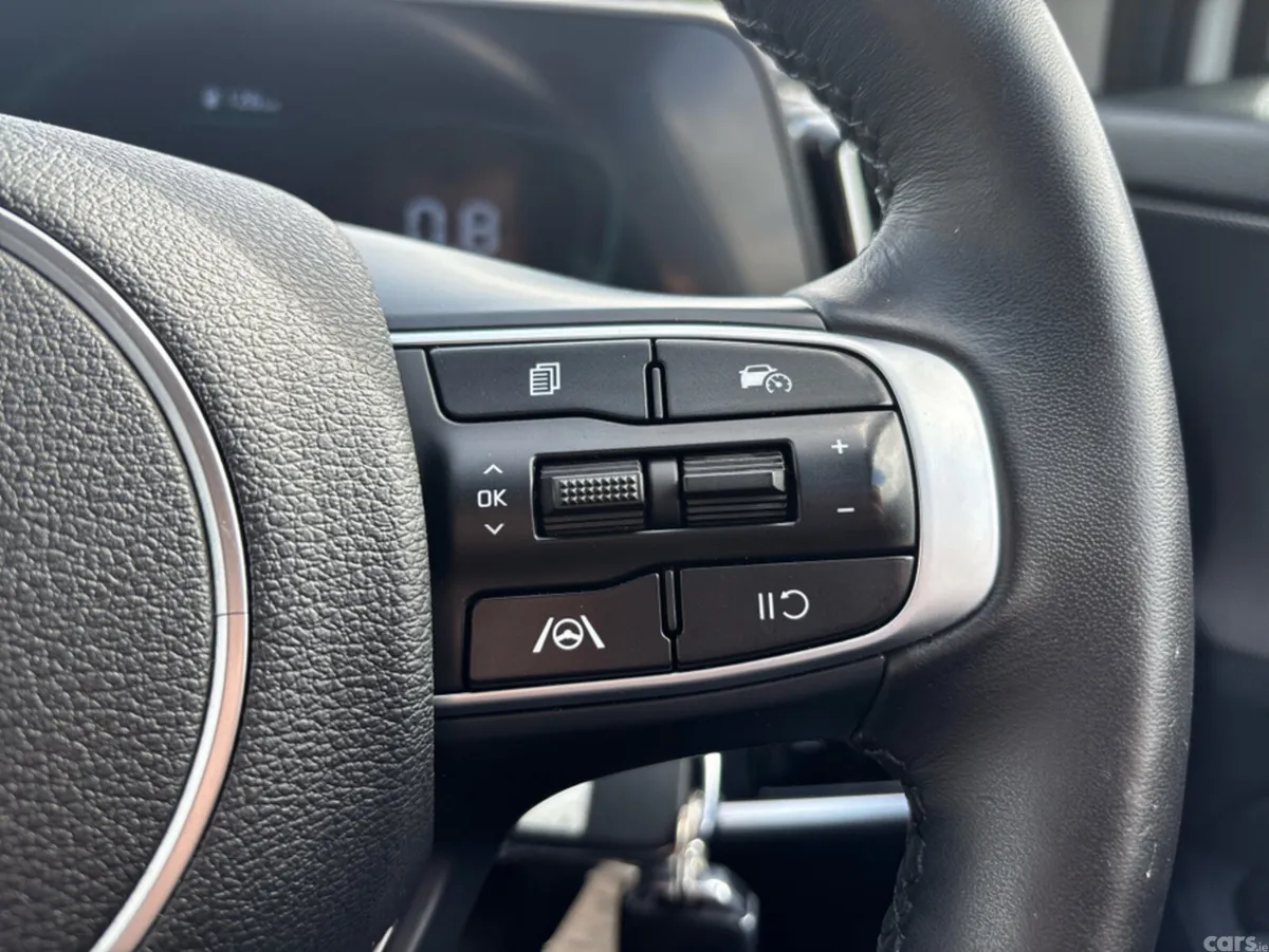 Kia Sportage MPV, Diesel Hybrid, 2023, White