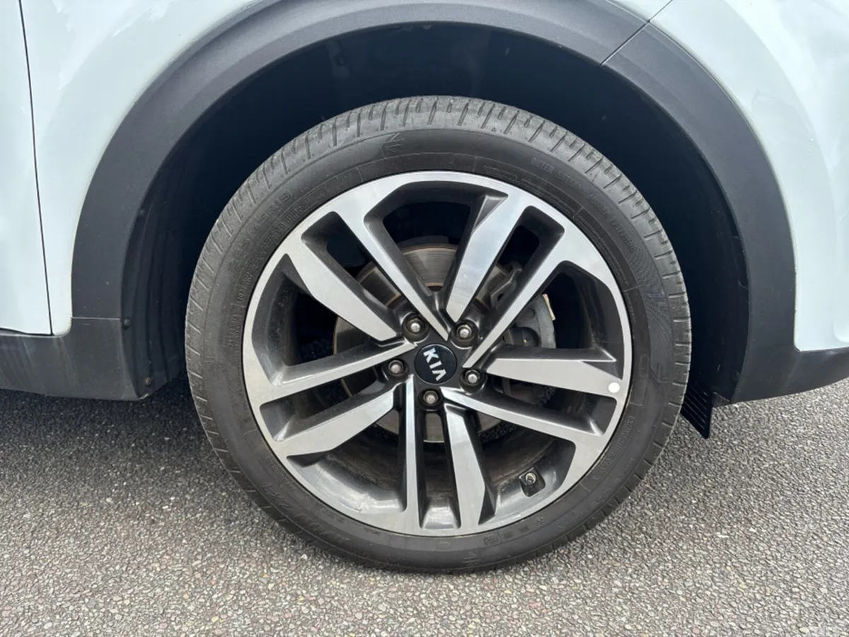 Kia Sportage MPV, Diesel Hybrid, 2021, White