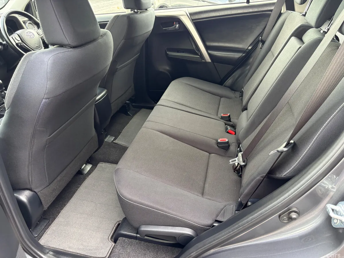 Toyota RAV4 SUV, Diesel, 2016, Grey