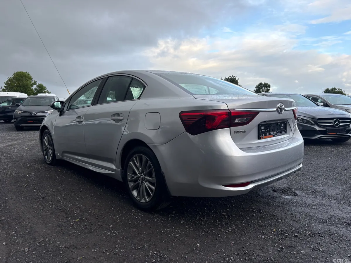 Toyota Avensis Saloon, Diesel, 2015, Silver