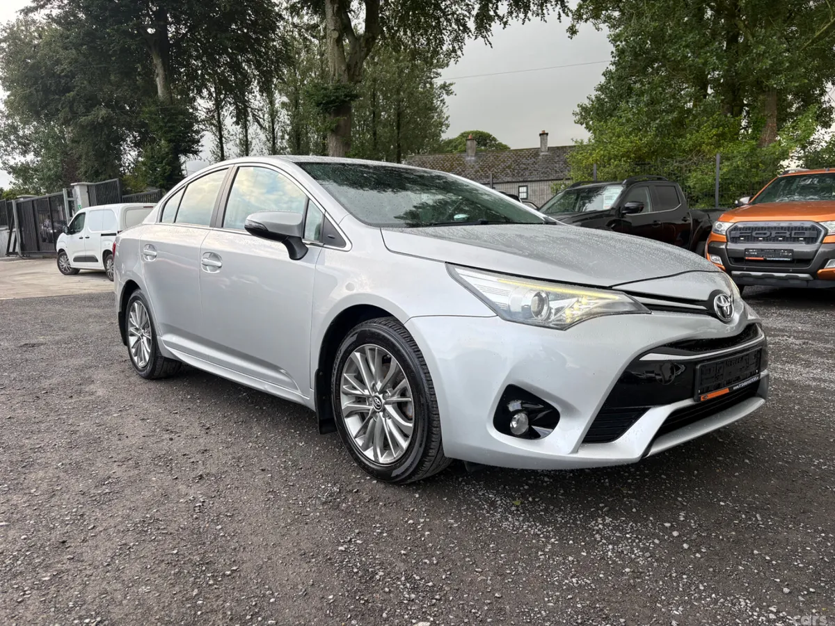 Toyota Avensis Saloon, Diesel, 2015, Silver