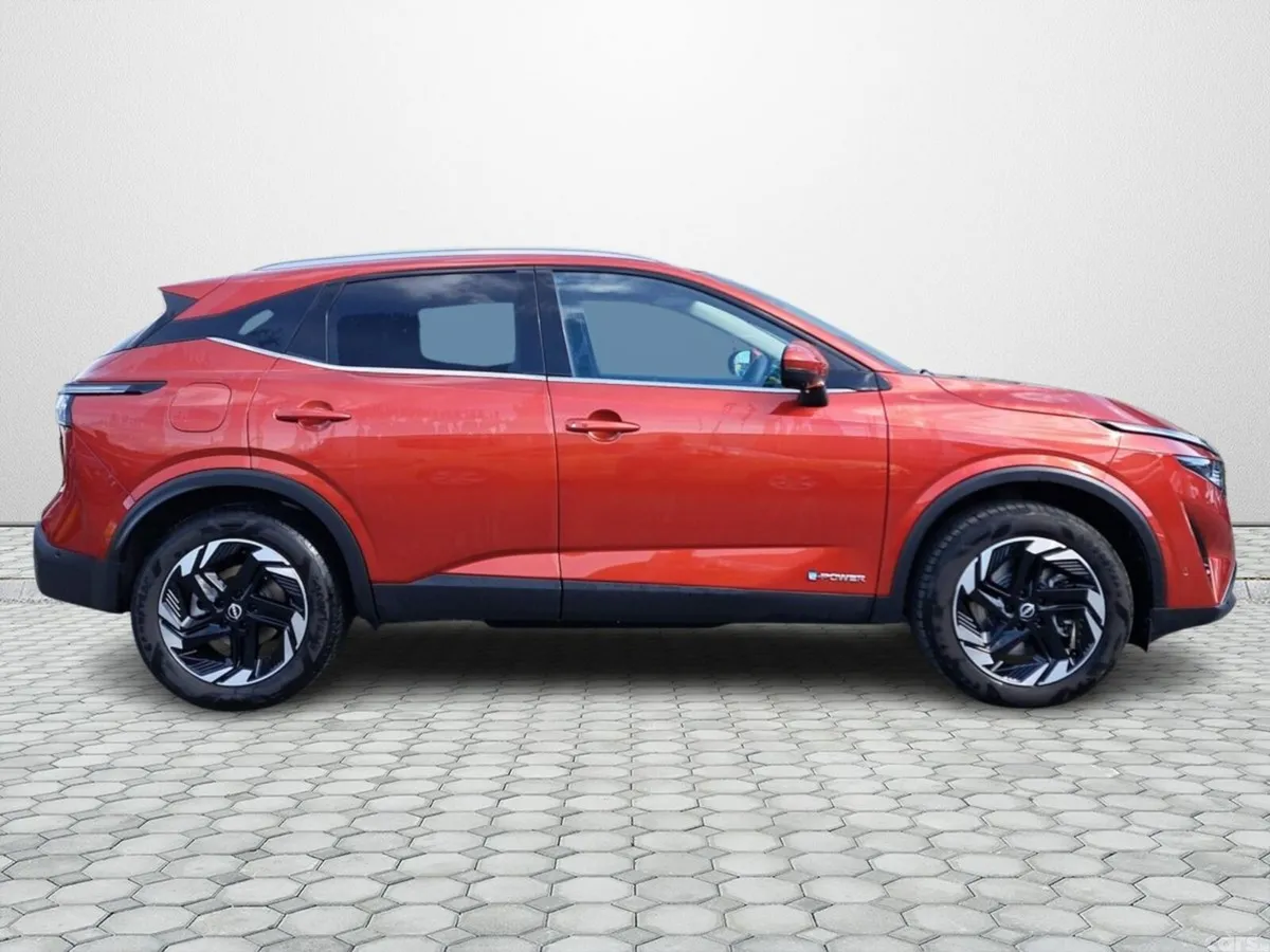 Nissan Qashqai SUV, Petrol Hybrid, 2026, Red
