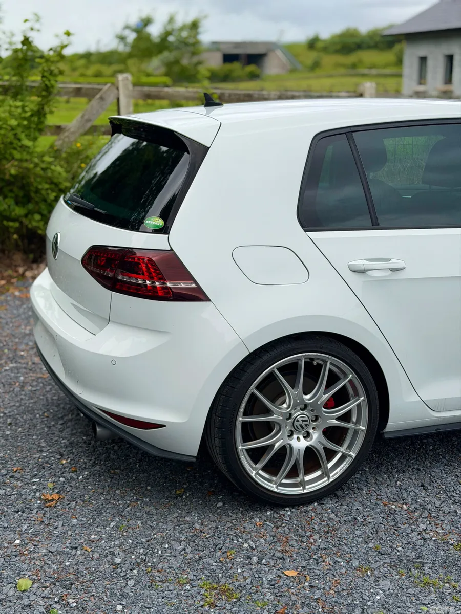 Volkswagen Golf Hatchback, Petrol, 2014, White