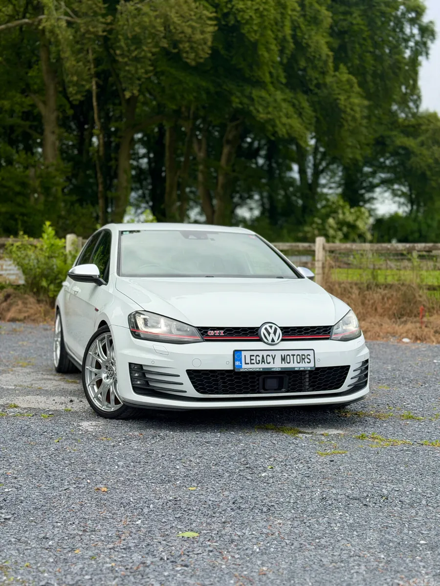 Volkswagen Golf Hatchback, Petrol, 2014, White