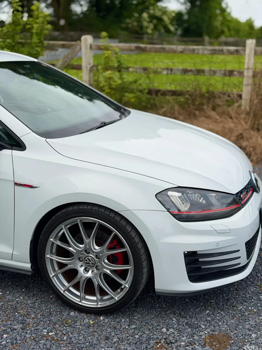 Volkswagen Golf Hatchback, Petrol, 2014, White