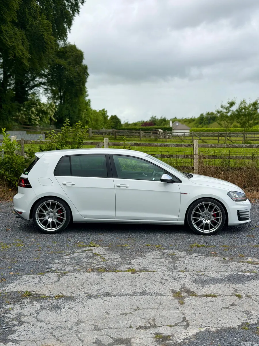 Volkswagen Golf Hatchback, Petrol, 2014, White