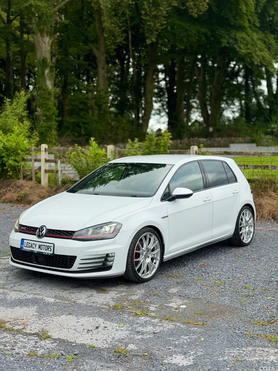 Volkswagen Golf Hatchback, Petrol, 2014, White