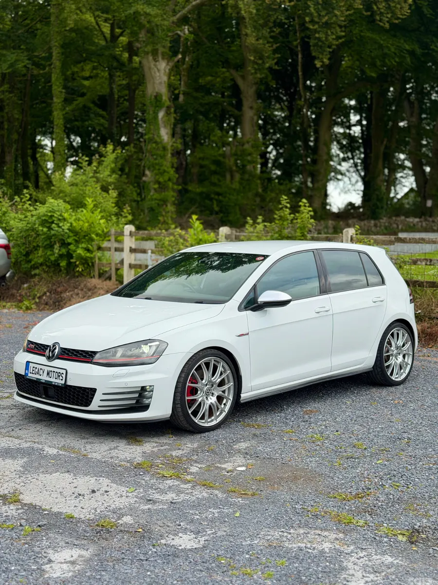 Volkswagen Golf Hatchback, Petrol, 2014, White