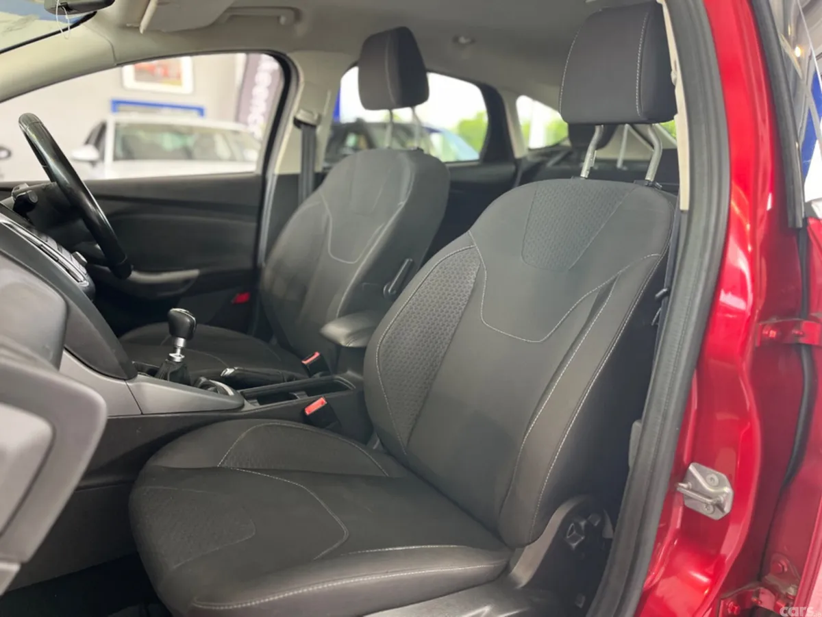 Ford Focus Hatchback, Diesel, 2015, Red