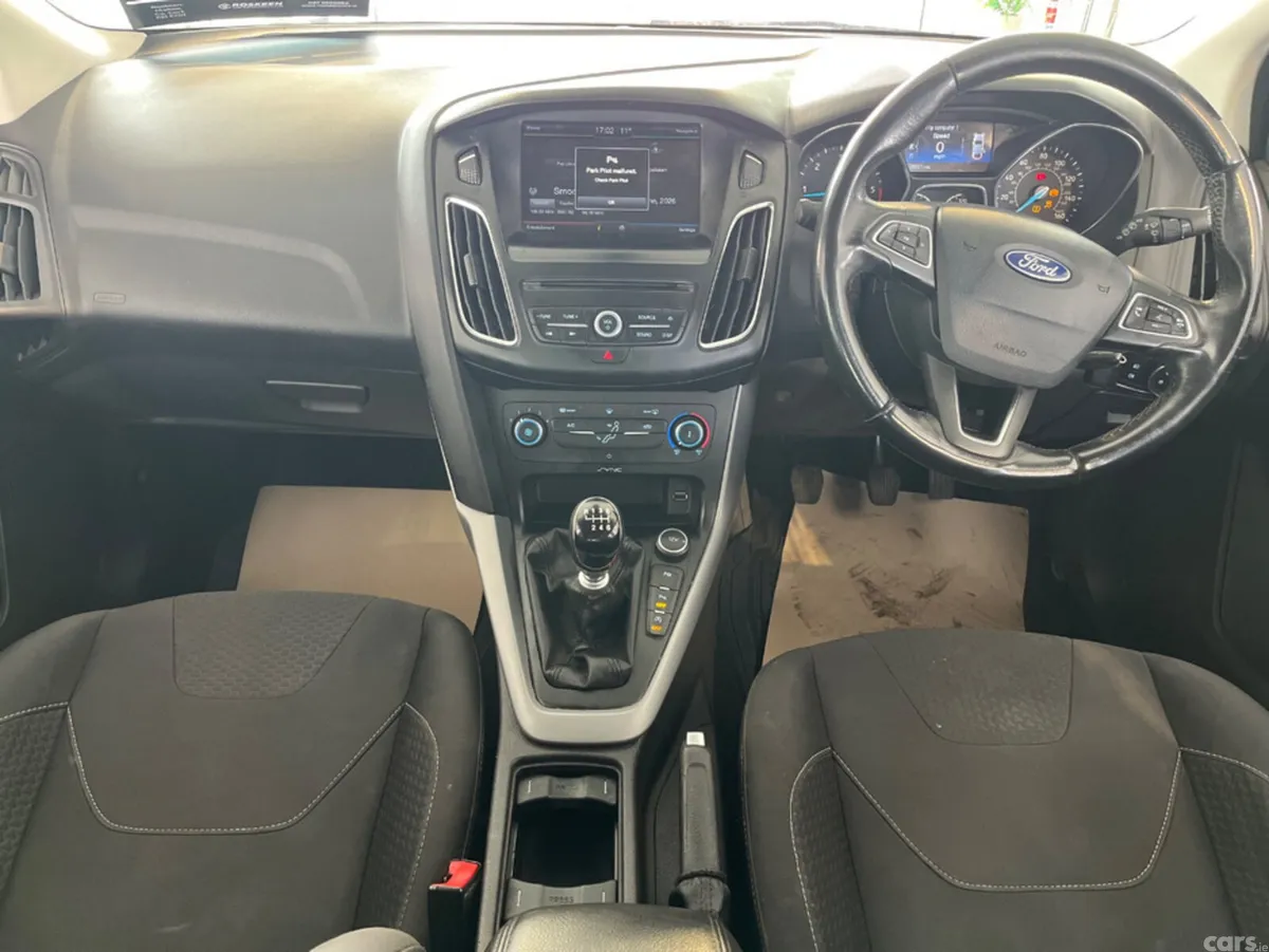 Ford Focus Hatchback, Diesel, 2015, Red