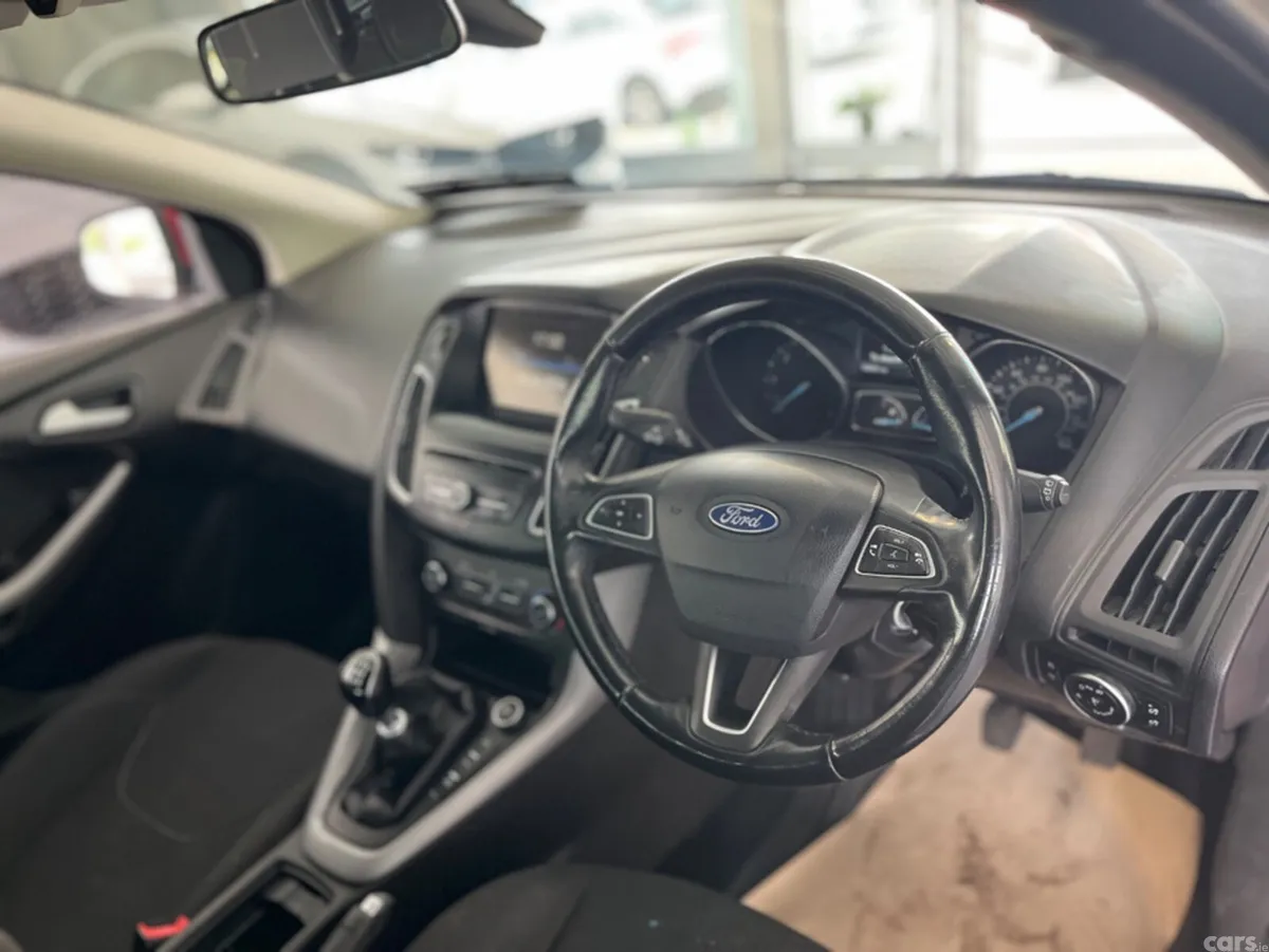 Ford Focus Hatchback, Diesel, 2015, Red