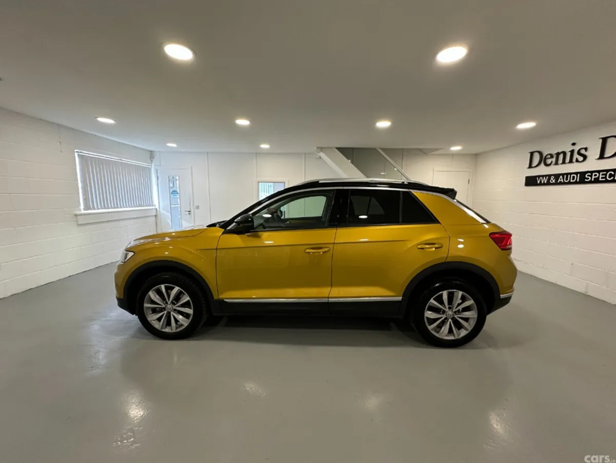 Volkswagen T-Roc SUV, Diesel, 2021, Gold