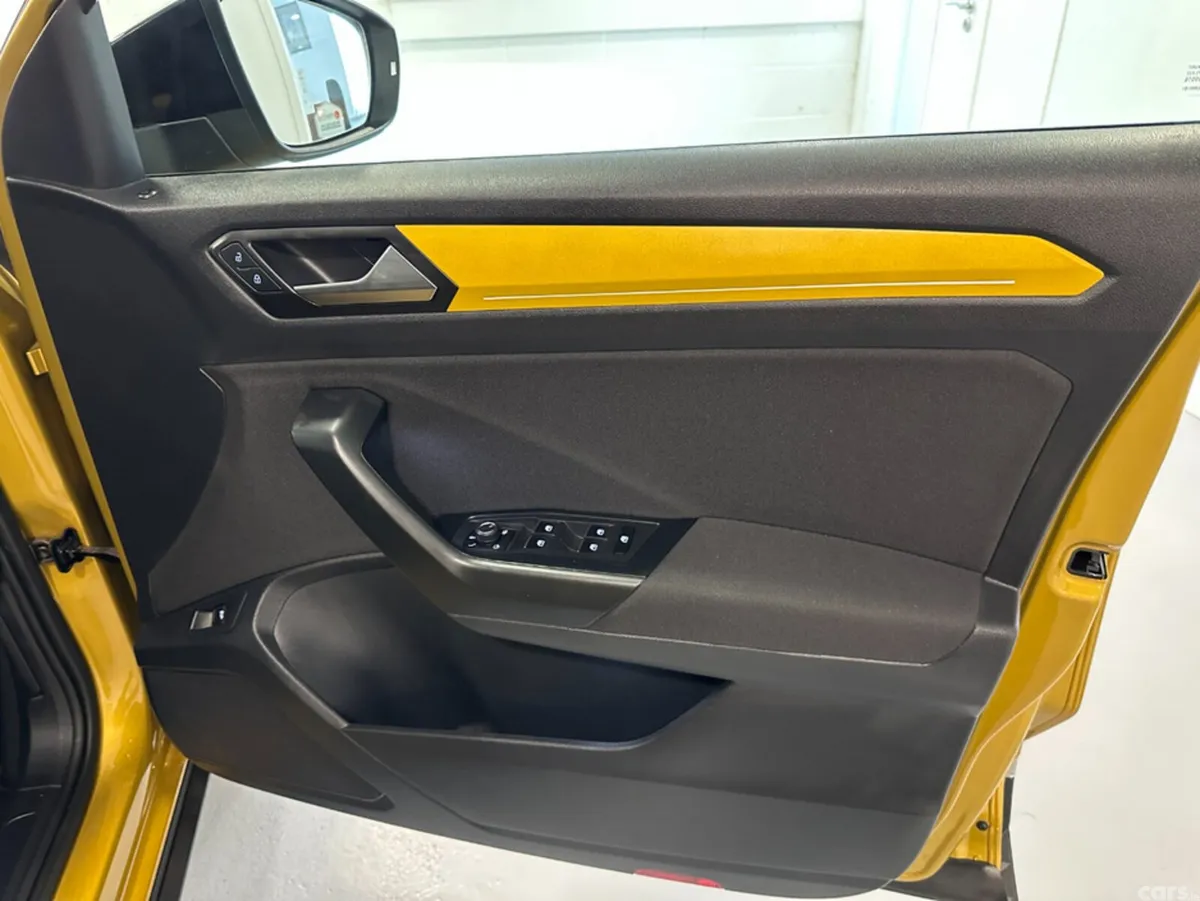Volkswagen T-Roc SUV, Diesel, 2021, Gold