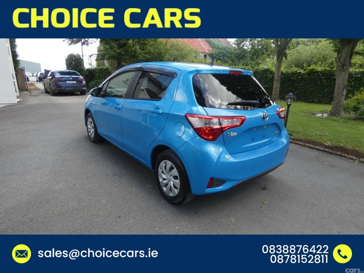 Toyota Yaris Hatchback, Petrol Hybrid, 2017, Blue