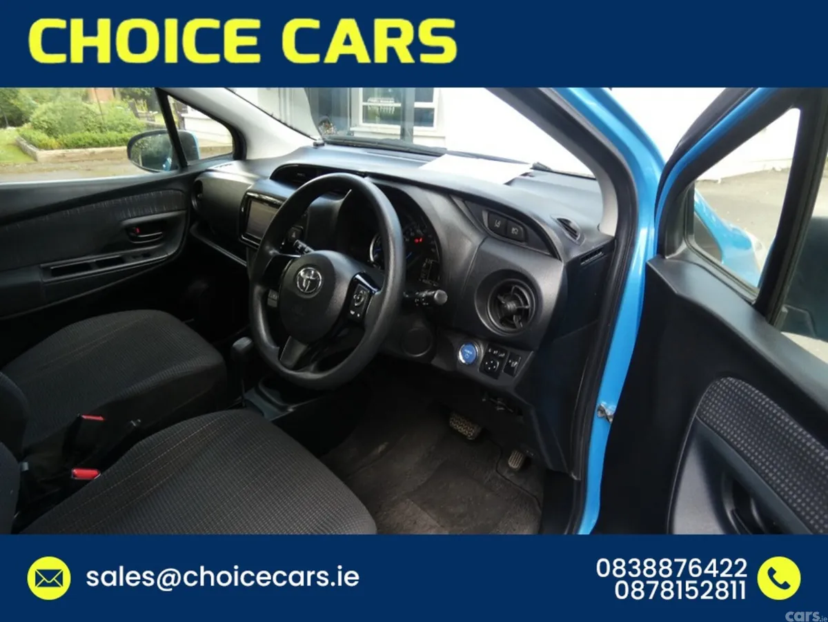 Toyota Yaris Hatchback, Petrol Hybrid, 2017, Blue