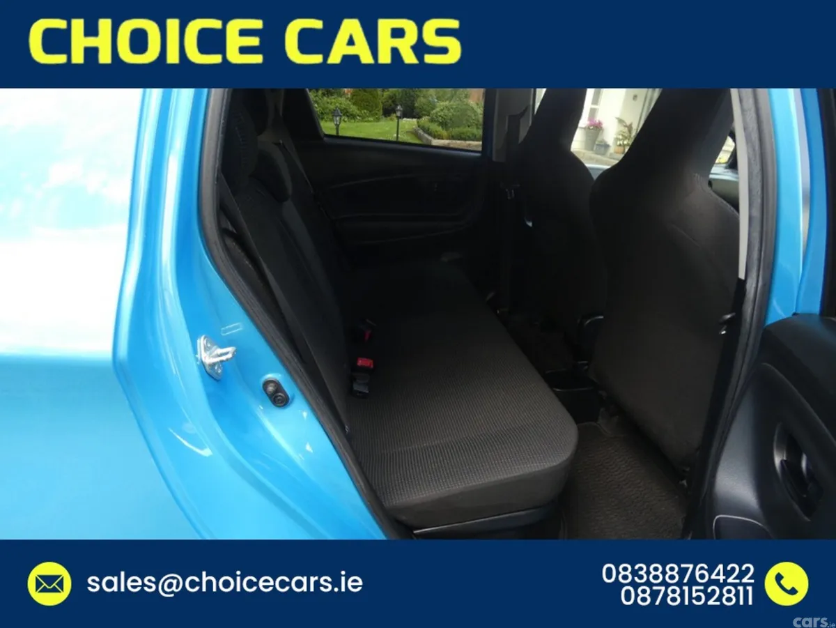 Toyota Yaris Hatchback, Petrol Hybrid, 2017, Blue