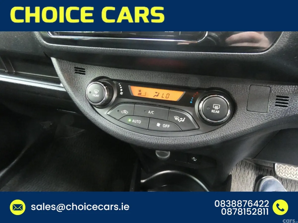 Toyota Yaris Hatchback, Petrol Hybrid, 2017, Blue