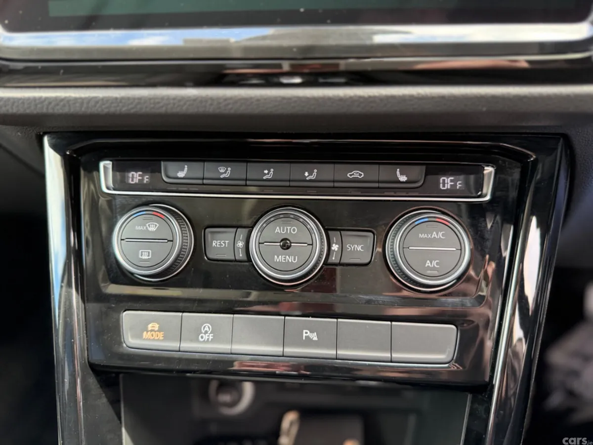 Volkswagen Touran MPV, Diesel, 2020, Black