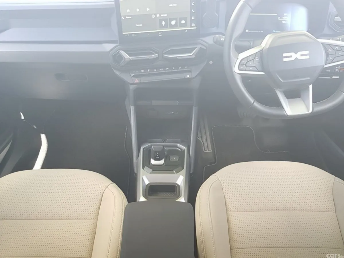 Dacia Duster SUV, Petrol Hybrid, 2026, Grey