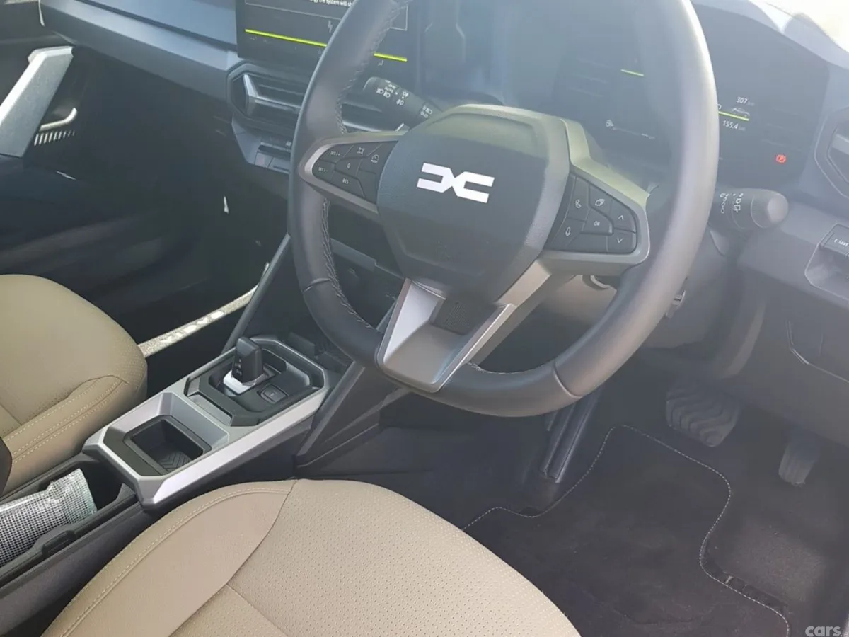 Dacia Duster SUV, Petrol Hybrid, 2026, Grey