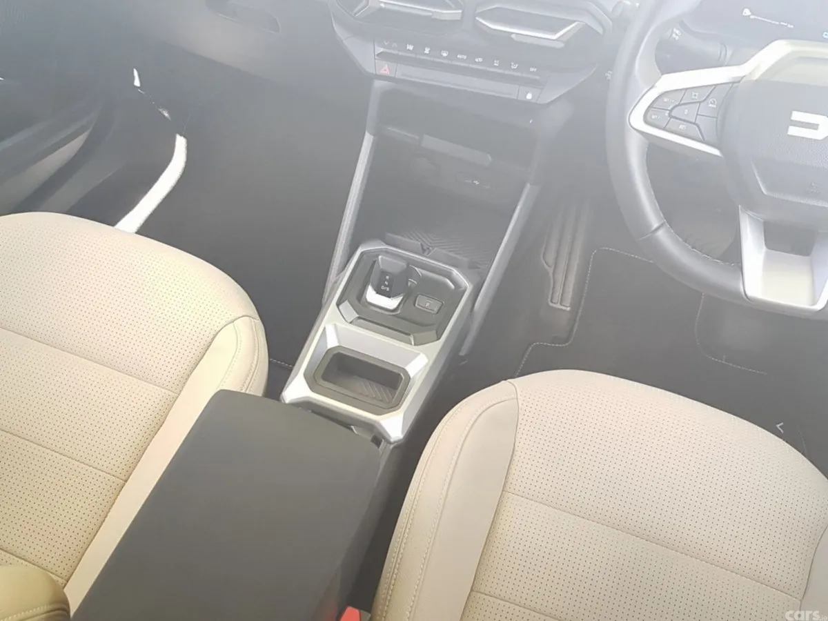 Dacia Duster SUV, Petrol Hybrid, 2026, Grey